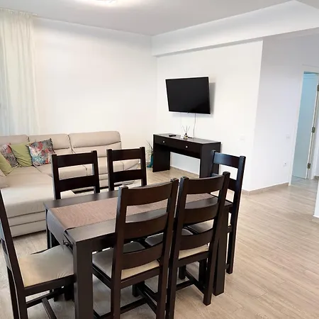 Calm Sea View Apartment Navodari