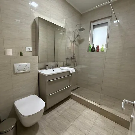Calm Sea View Apartment *